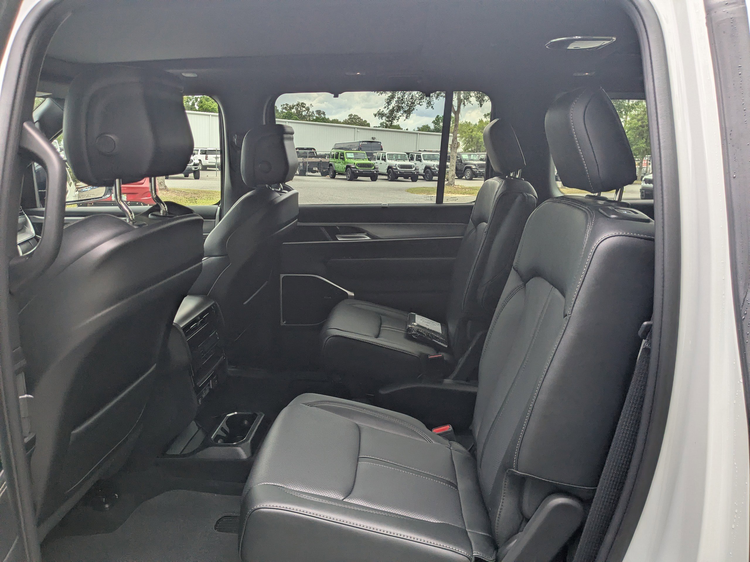 New 2026 Jeep Grand Wagoneer Limited AWD/4WD image 12