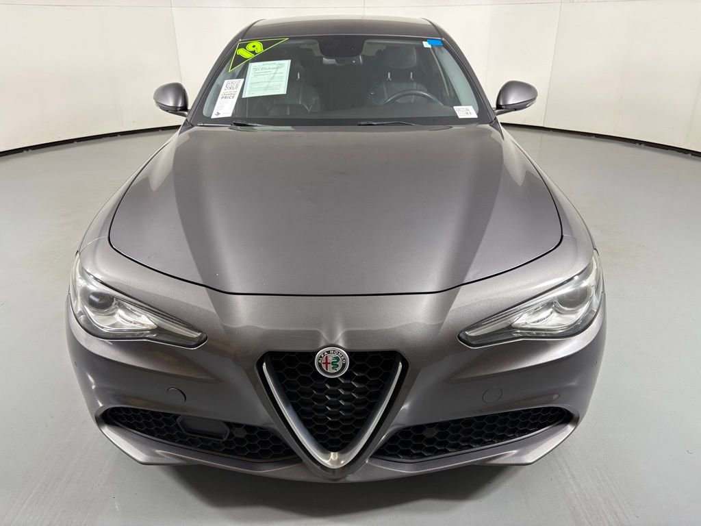 Used 2019 Alfa Romeo Giulia image 4
