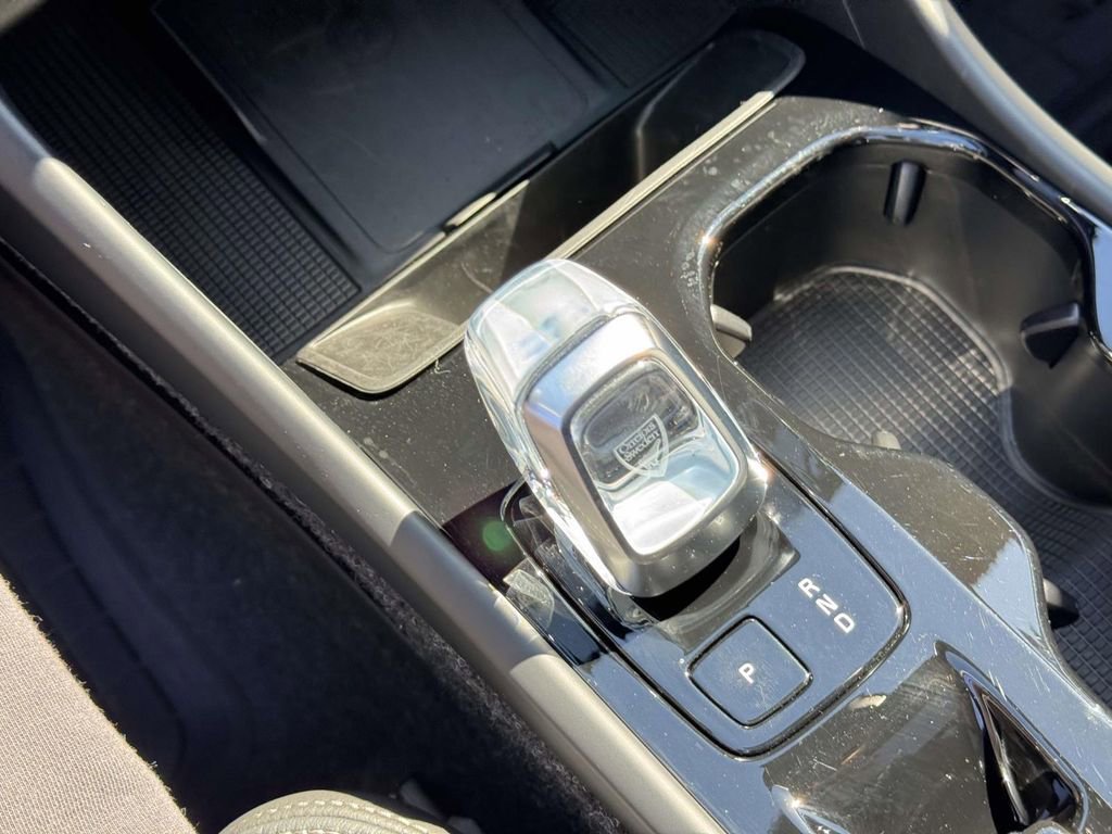 Certified 2026 Volvo XC40 B5 Plus w/ Climate Package image 28