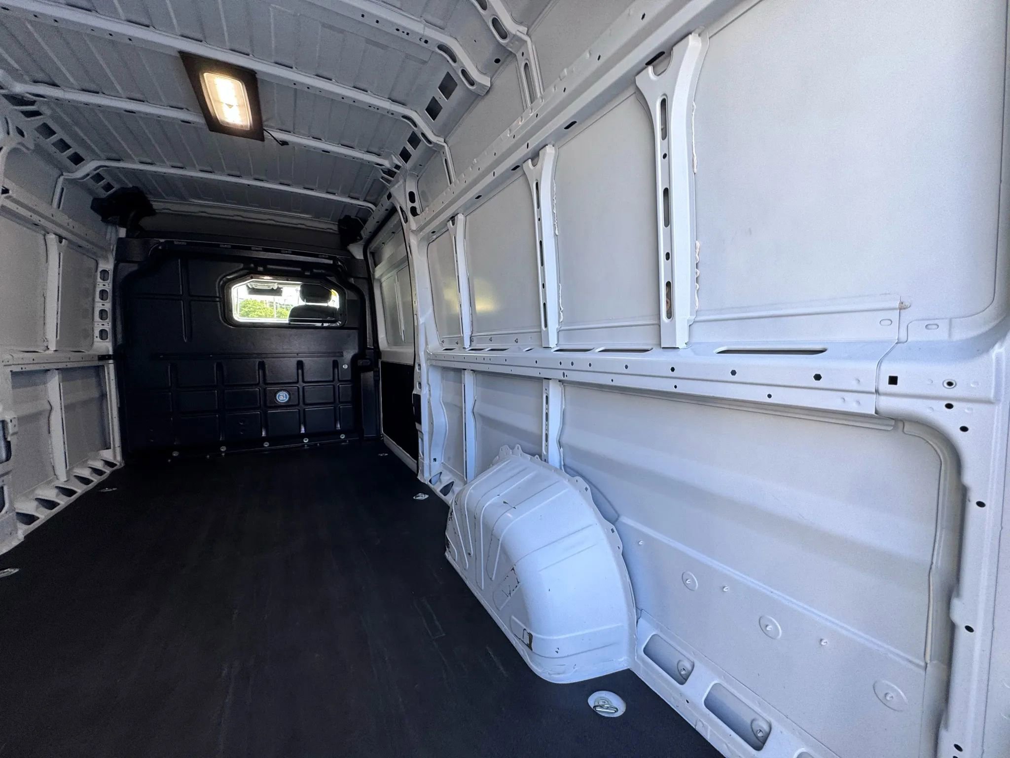 Used 2024 RAM ProMaster 3500 w/ Convenience Group FWD image 18