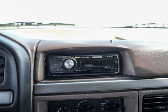 Used 1994 Ford Bronco Eddie Bauer AWD/4WD image 31