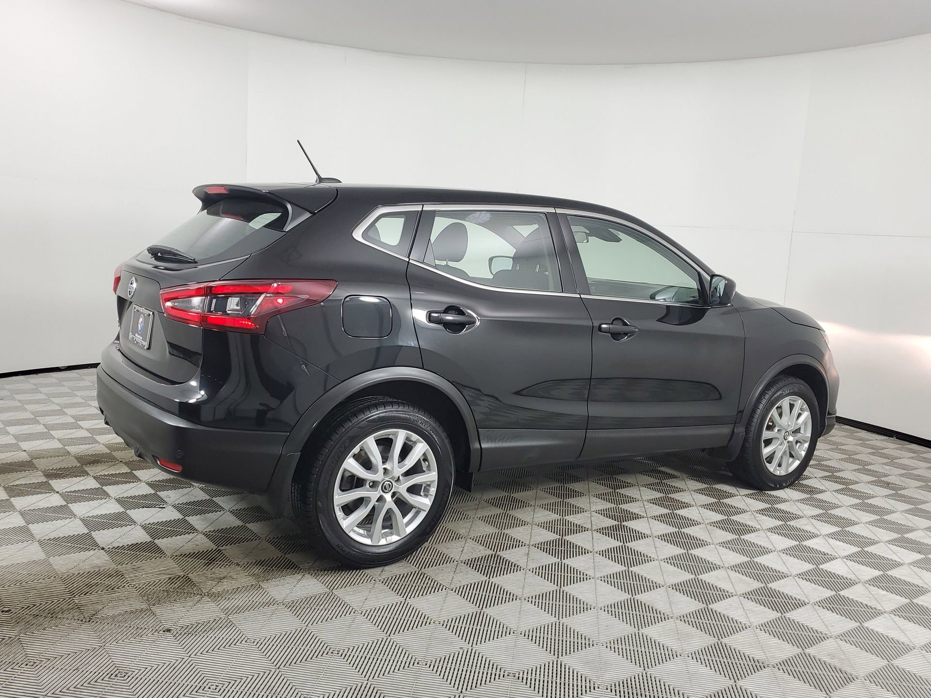 Used 2020 Nissan Rogue Sport S w/ Appearance Package image 12