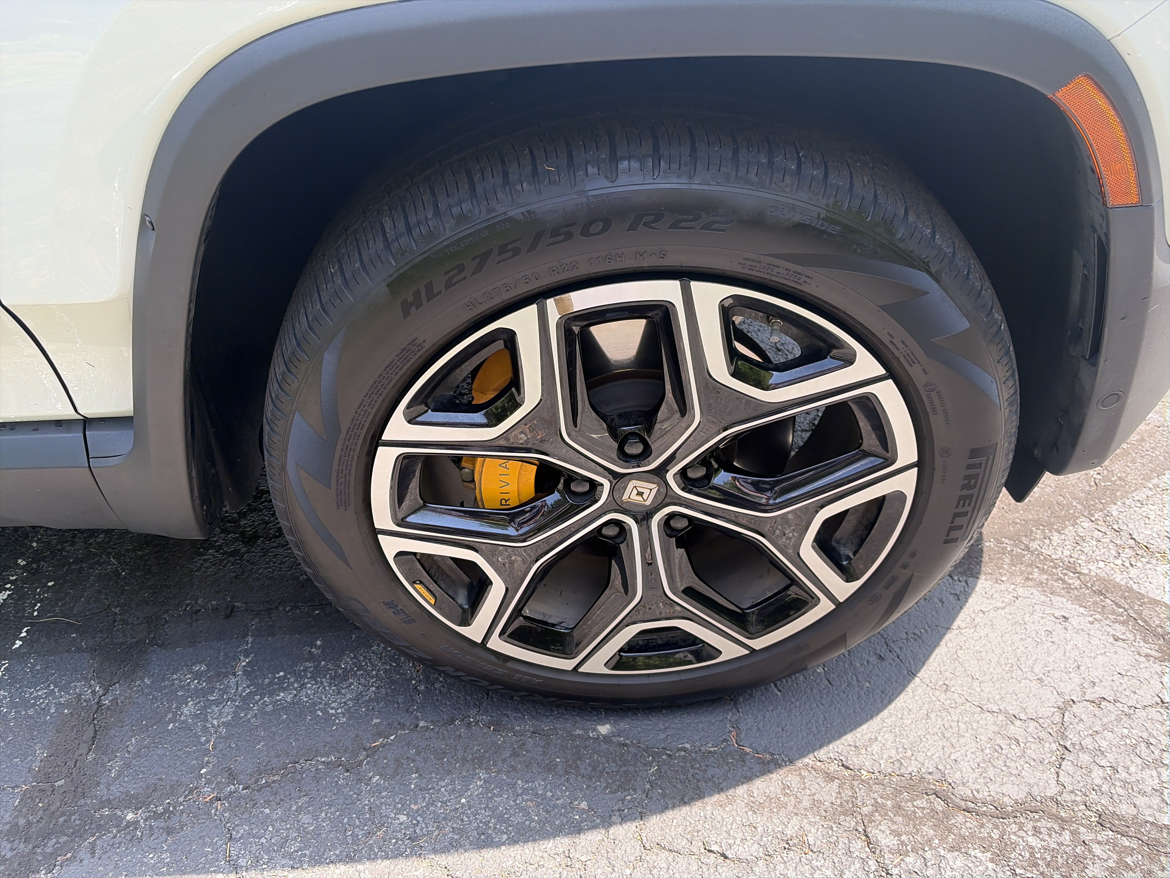 Used 2022 Rivian R1S Launch Edition AWD/4WD image 17