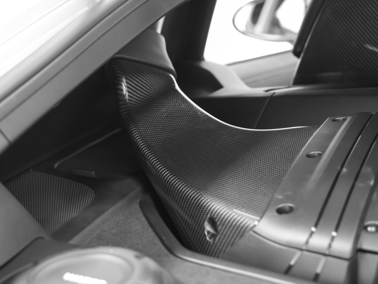 Certified 2023 Porsche 718 Cayman GT4 RS w/ Weissach Package RWD image 34