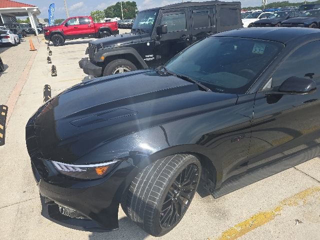Used 2017 Ford Mustang GT w/ Black Accent Package RWD image 2
