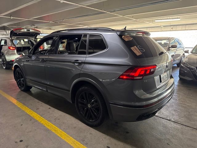 Used 2022 Volkswagen Tiguan SE R-Line FWD image 4