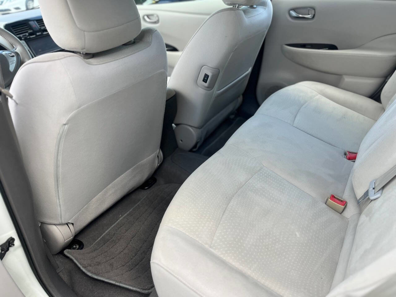 Used 2012 Nissan Leaf SV image 17