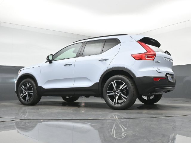 New 2026 Volvo XC40 B4 Core w/ Protection Package Premier FWD image 35
