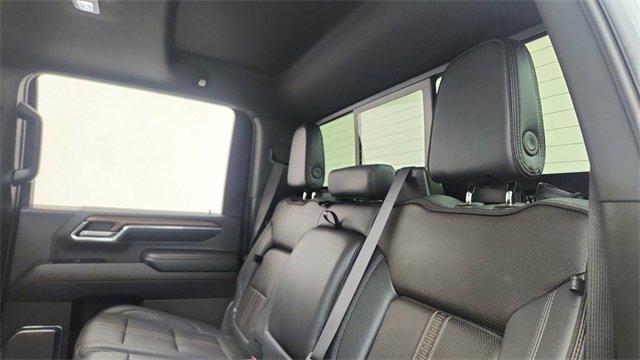 Used 2024 Chevrolet Silverado 3500 High Country image 31
