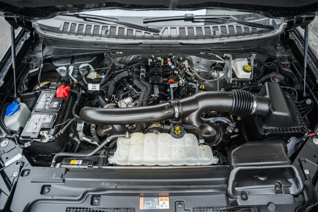 Used 2025 Ford Expedition Active AWD/4WD image 30