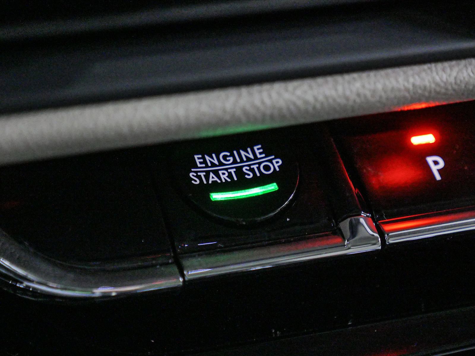 New 2025 Lincoln Corsair Reserve w/ Equipment Group 202A image 43