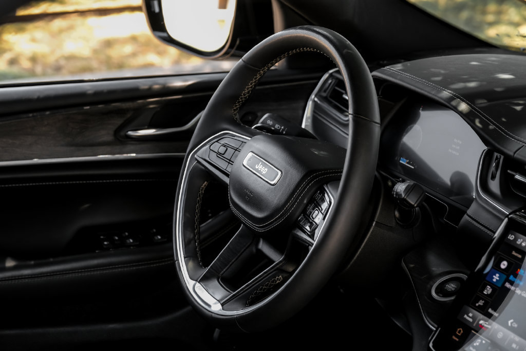 Used 2023 Jeep Grand Cherokee L Overland AWD/4WD image 25