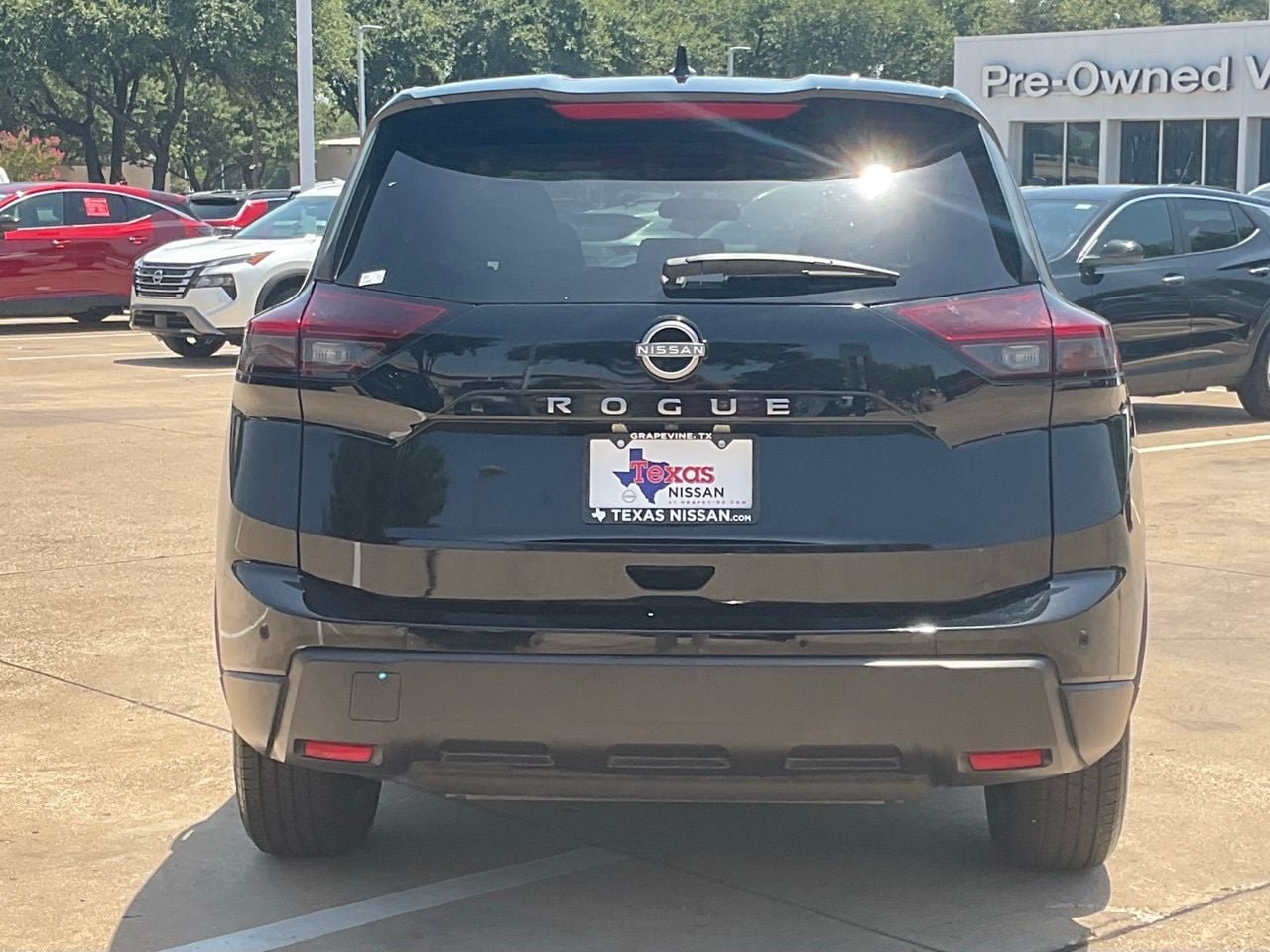 Used 2025 Nissan Rogue SV FWD image 5