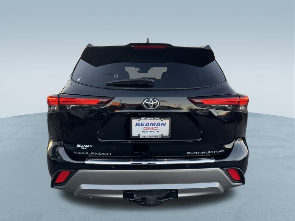 Used 2024 Toyota Highlander Platinum image 7