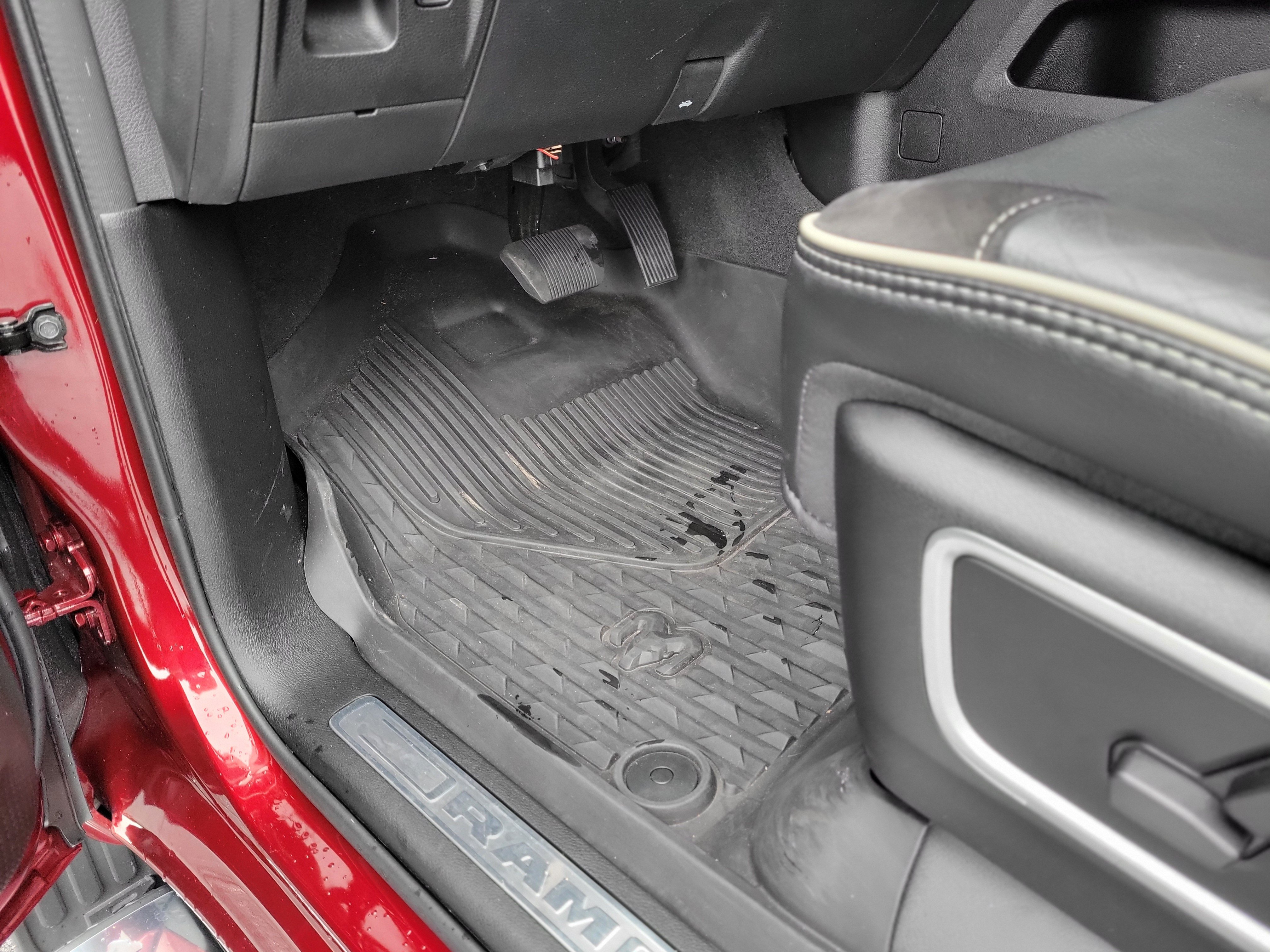 Used 2022 RAM 1500 Laramie w/ Sport Appearance Package AWD/4WD image 31