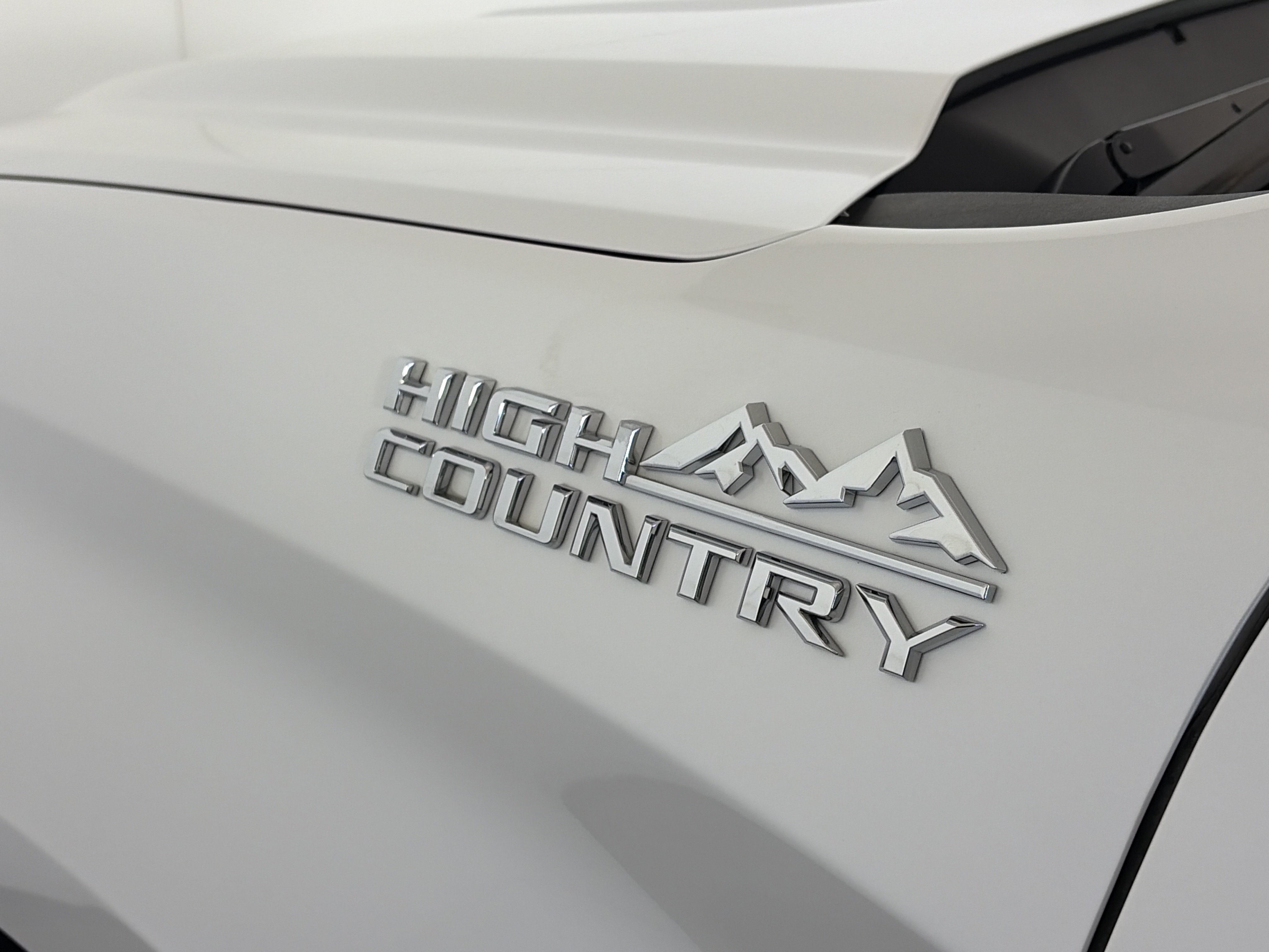 Used 2024 Chevrolet Silverado 1500 High Country w/ High Country Premium Package AWD/4WD image 17