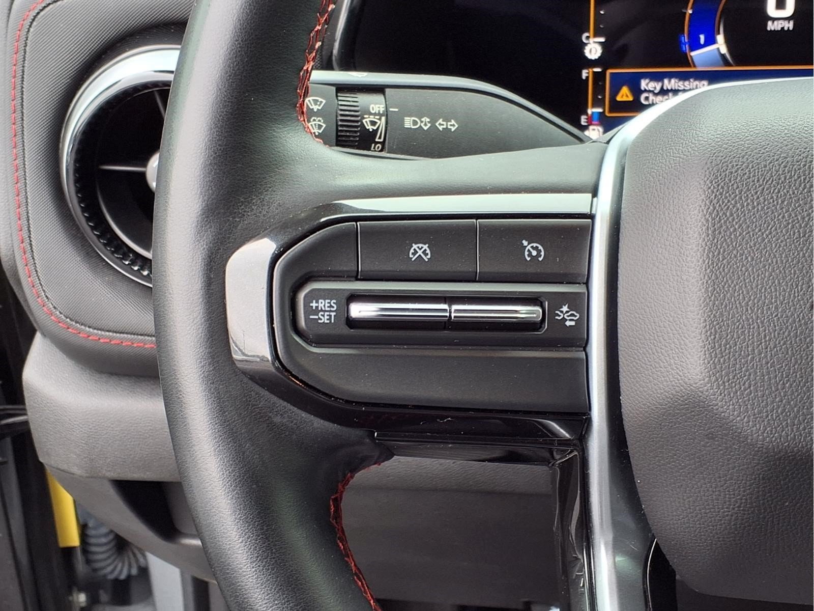 Used 2023 Chevrolet Colorado Z71 w/ Z71 Convenience Package 2 AWD/4WD image 13