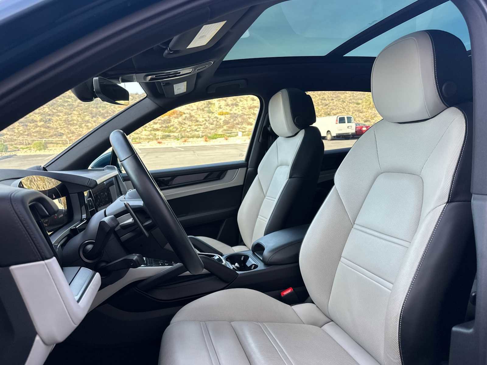 Certified 2024 Porsche Cayenne S AWD/4WD image 5