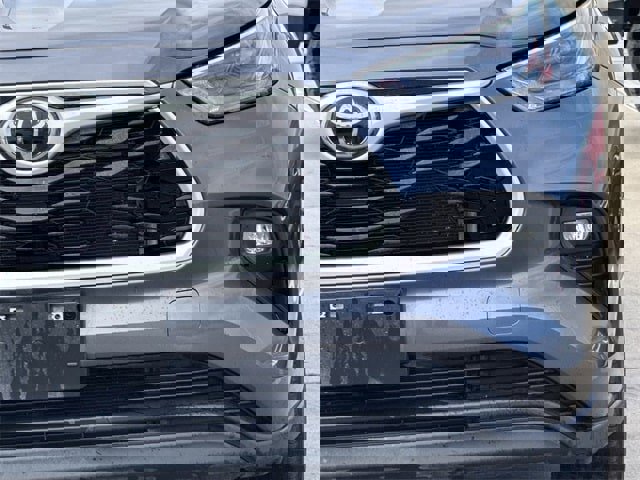 Used 2024 Toyota Highlander XLE image 9