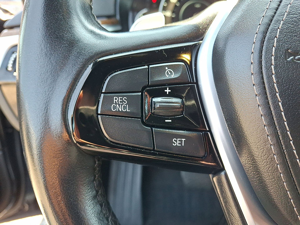 Used 2019 BMW 530e xDrive w/ Convenience Package AWD/4WD image 23