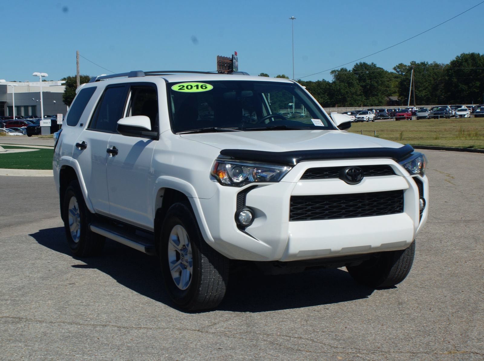 Used 2016 Toyota 4Runner SR5 AWD/4WD image 2