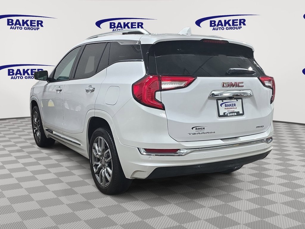 Used 2024 GMC Terrain Denali w/ Denali Premium Package image 7