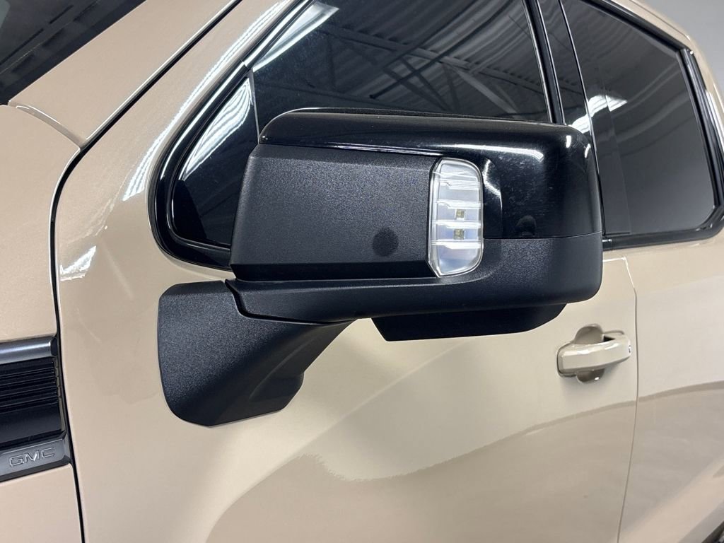 Used 2022 GMC Sierra 1500 AT4 w/ AT4 Premium Package image 11