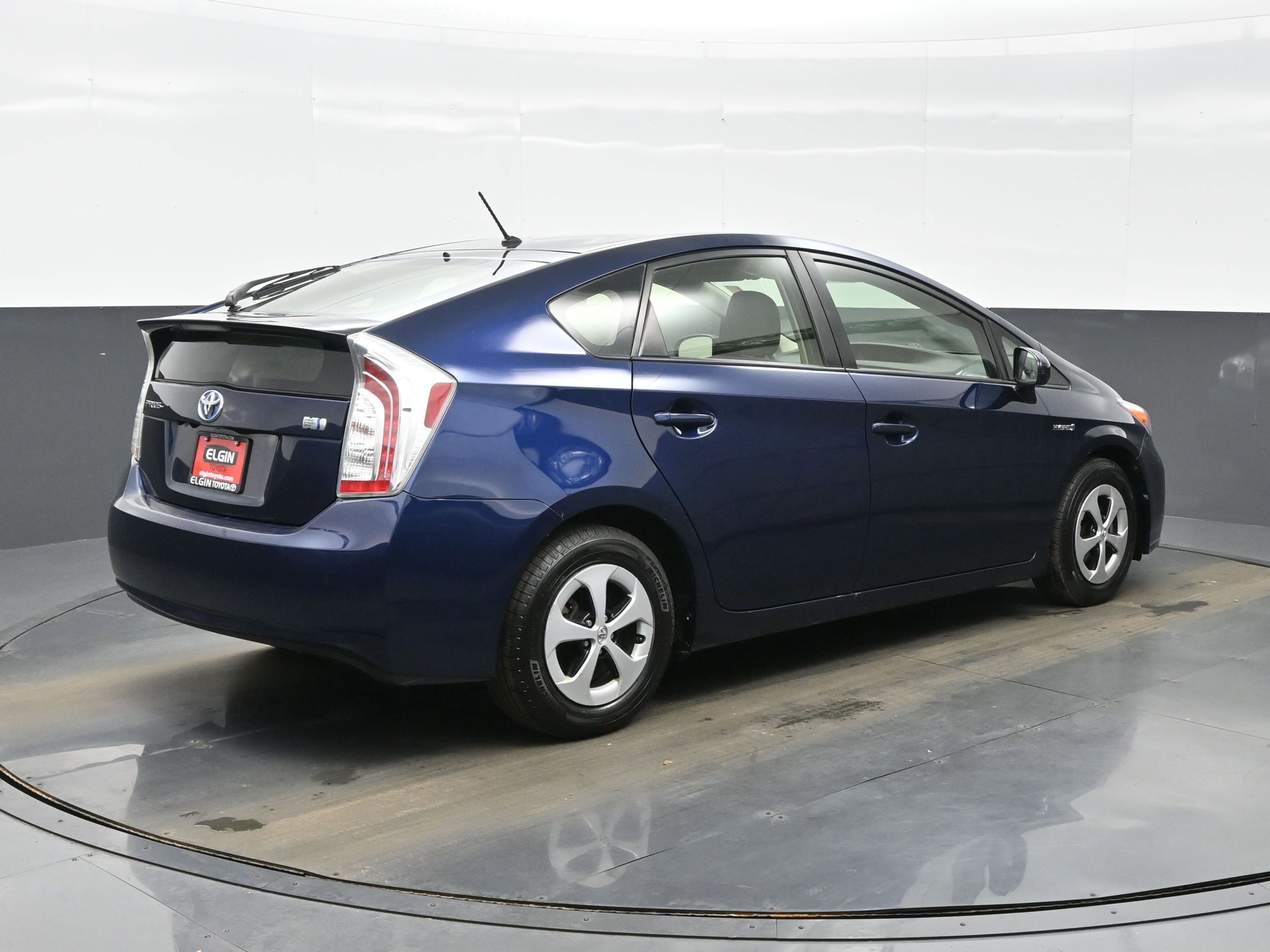 Used 2015 Toyota Prius Two FWD image 6
