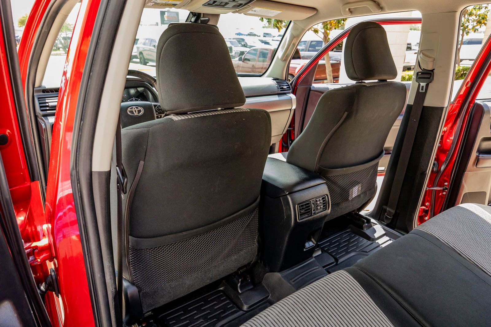 Used 2022 Toyota 4Runner SR5 AWD/4WD image 33