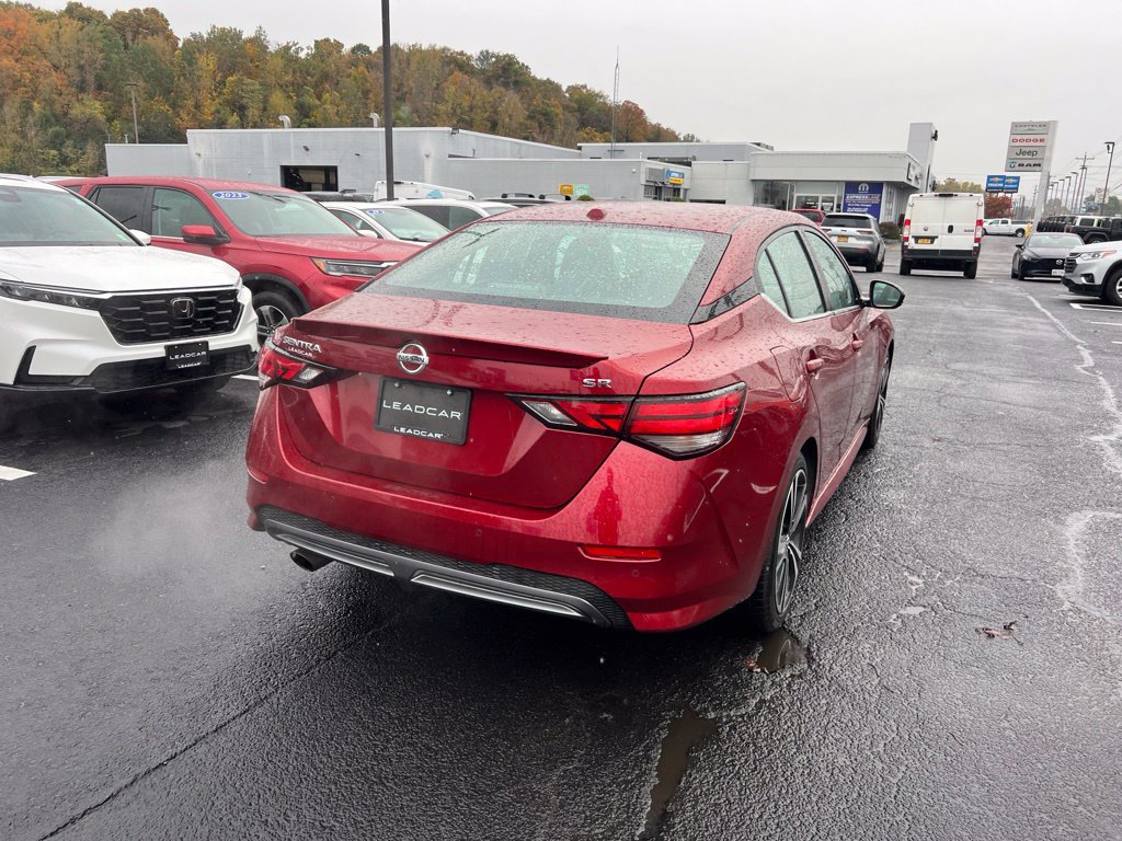 Used 2022 Nissan Sentra SR w/ Lighting Package FWD image 5