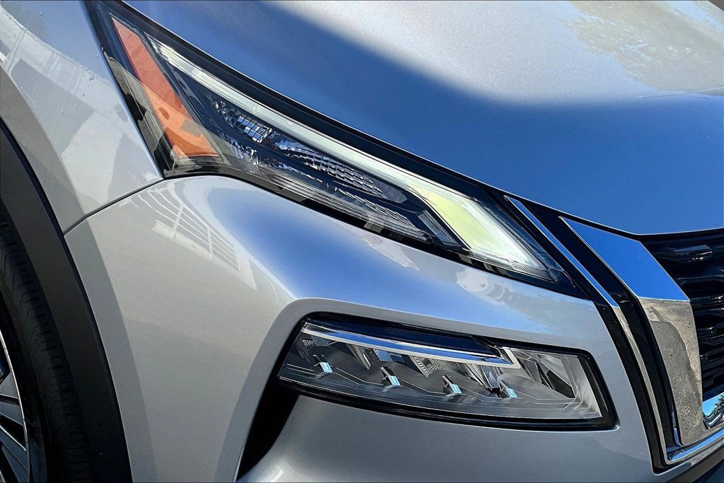 Used 2023 Nissan Rogue SV w/ SV Premium B Package AWD/4WD image 32