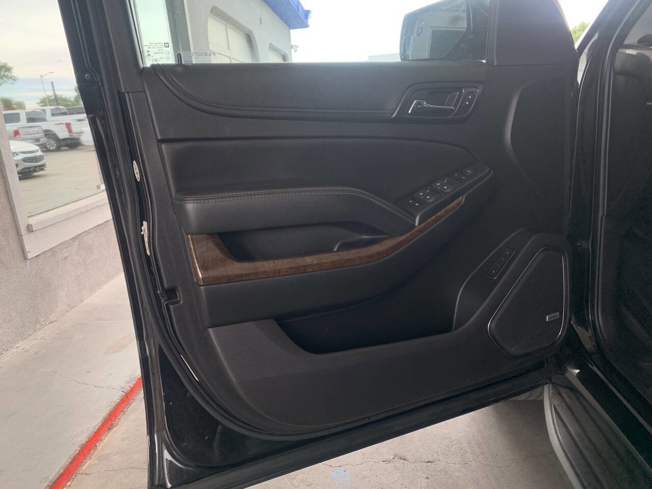 Used 2019 Chevrolet Suburban LT image 10