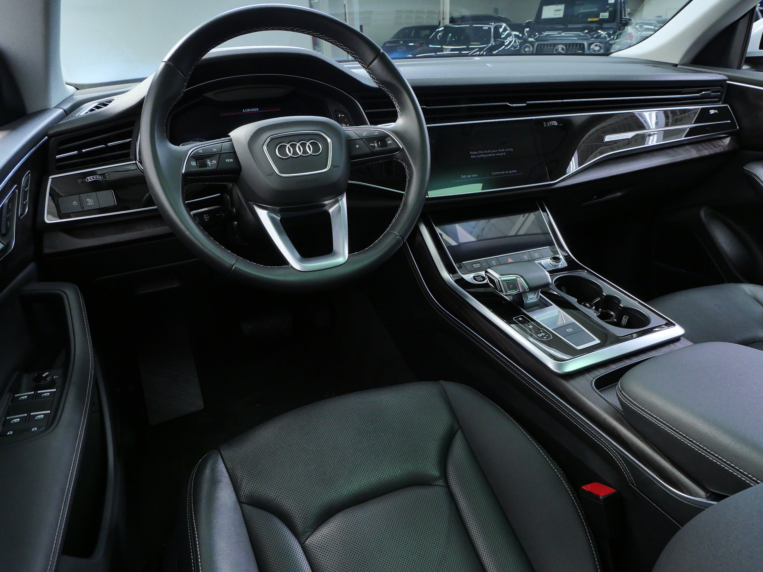 Used 2023 Audi Q8 Premium Plus w/ Premium Plus Package AWD/4WD image 3