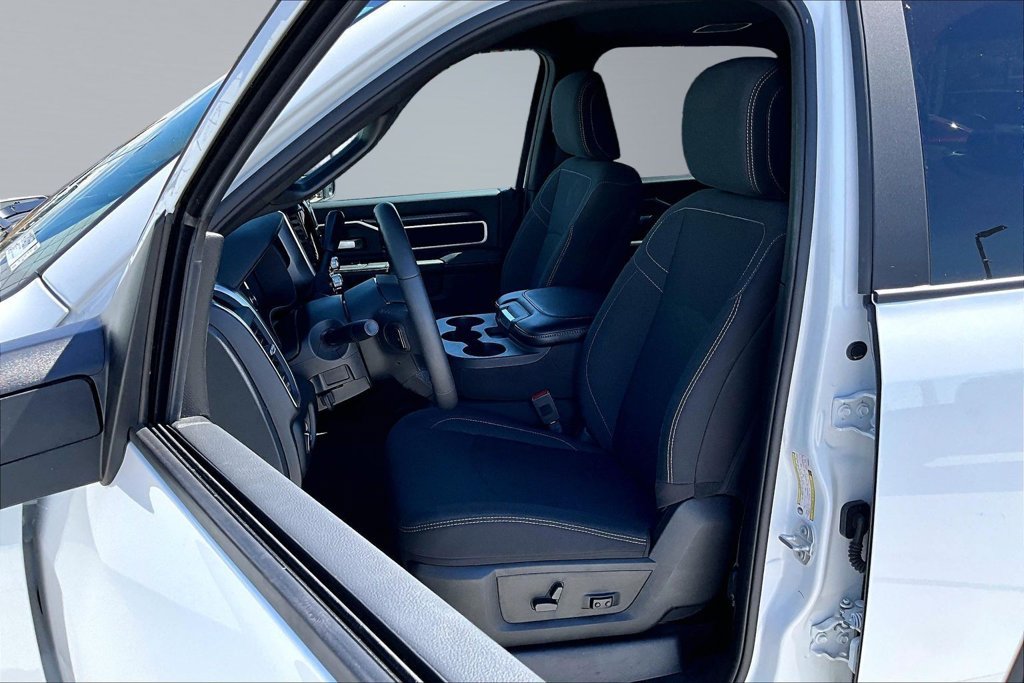 Certified 2026 RAM 2500 Big Horn AWD/4WD image 3