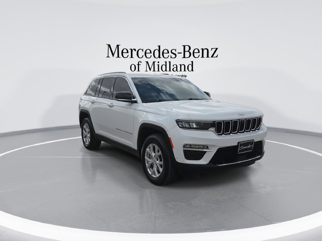 Used 2023 Jeep Grand Cherokee Limited w/ Luxury Tech Group II AWD/4WD image 2