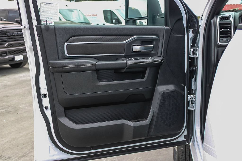 New 2026 RAM 3500 Big Horn AWD/4WD image 22