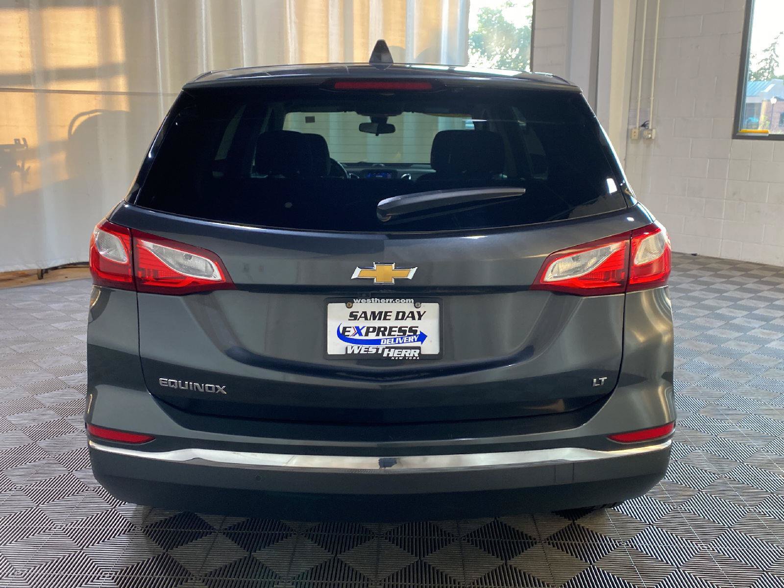 Used 2020 Chevrolet Equinox LT w/ Driver Convenience Package FWD image 13