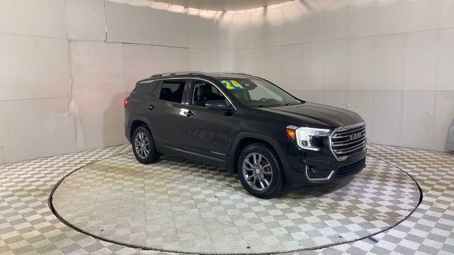 Used 2024 GMC Terrain SLT AWD/4WD image 2