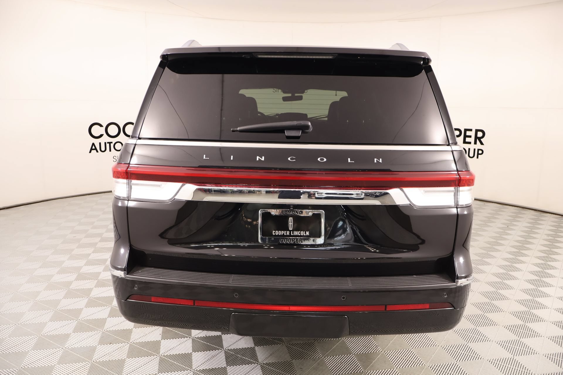 Used 2022 Lincoln Navigator L Reserve AWD/4WD image 24