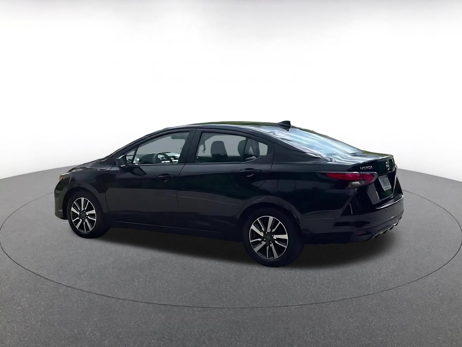 Used 2025 Nissan Versa SV FWD image 10