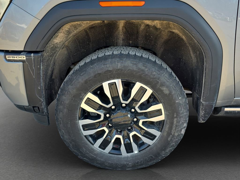 Used 2025 GMC Sierra 2500 Denali Ultimate w/ Max Trailering Package AWD/4WD image 4