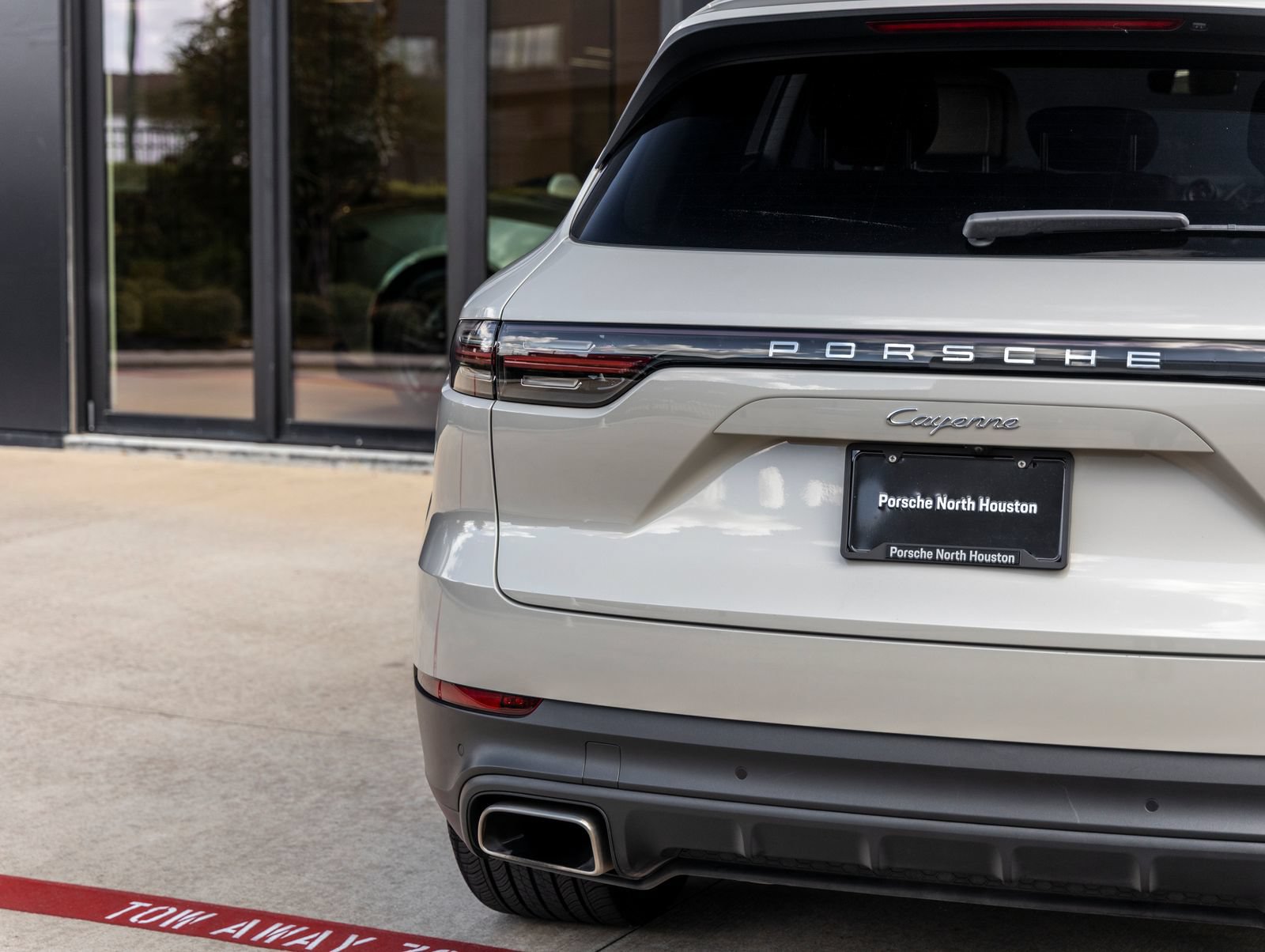 Certified 2023 Porsche Cayenne AWD/4WD image 13