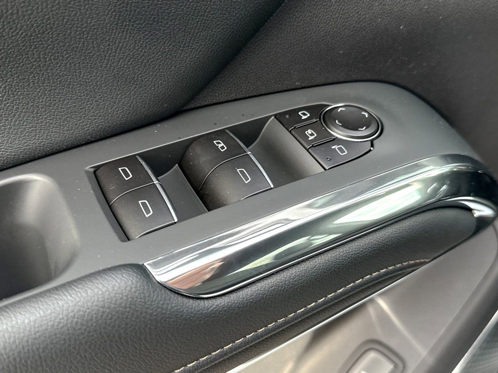 New 2026 Chevrolet Traverse High Country w/ LPO, Floor Liner Package AWD/4WD image 21