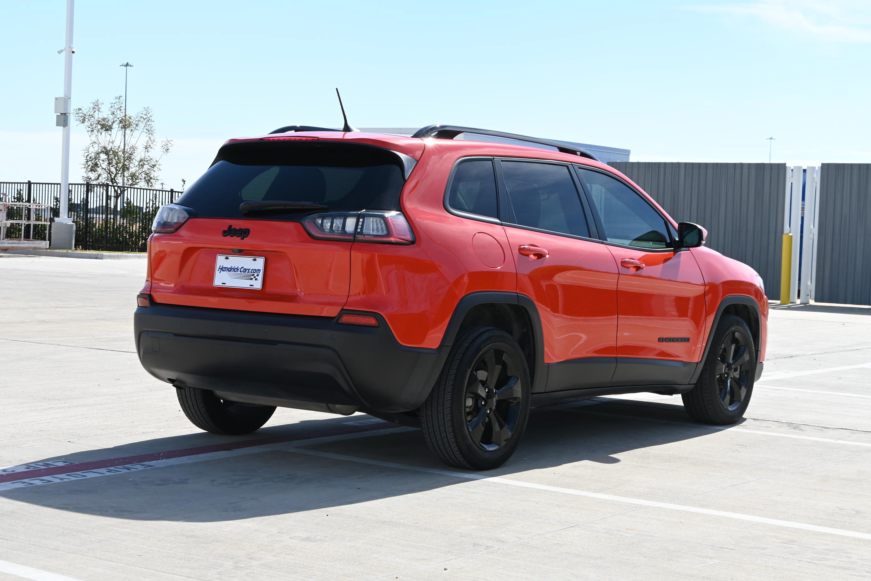 Used 2021 Jeep Cherokee Latitude Plus FWD image 9