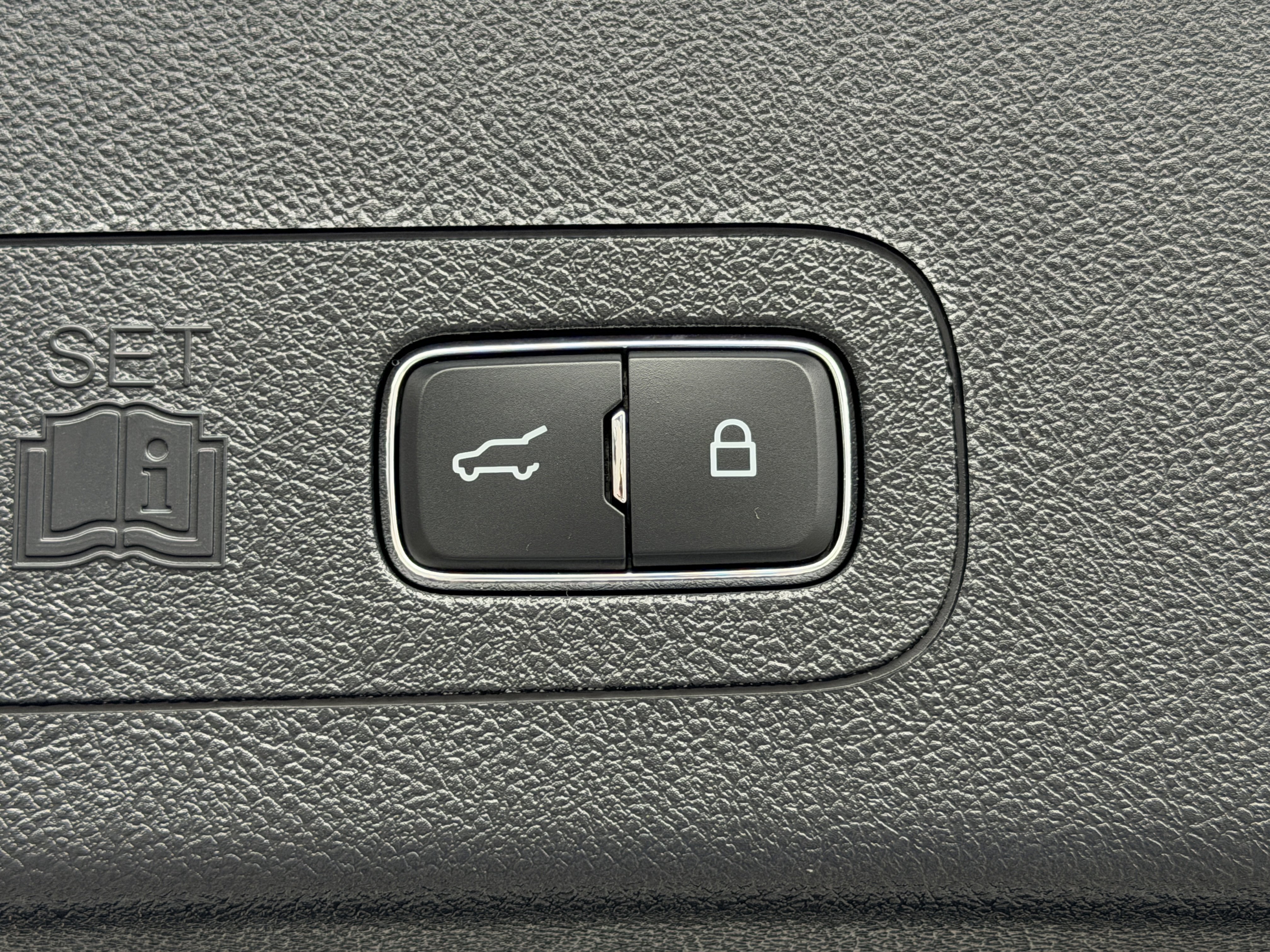 Used 2025 Lincoln Aviator Reserve w/ Equipment Group 201A AWD/4WD image 8