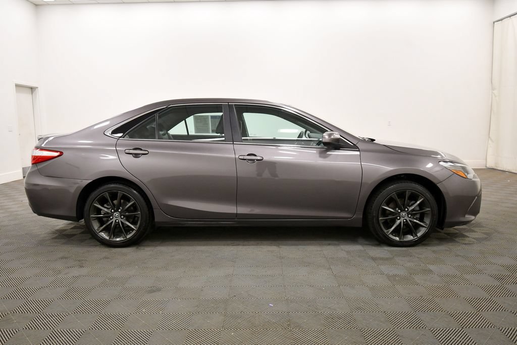 Used 2015 Toyota Camry XSE FWD image 9