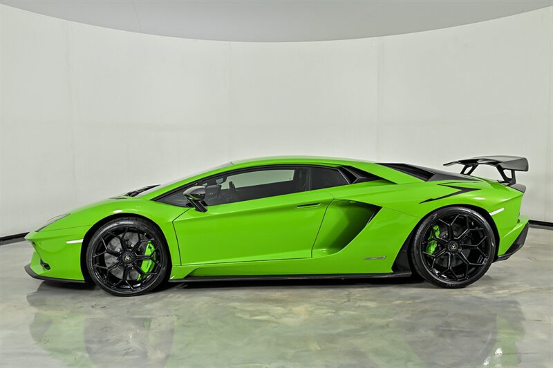 Used 2018 Lamborghini Aventador S AWD/4WD image 5