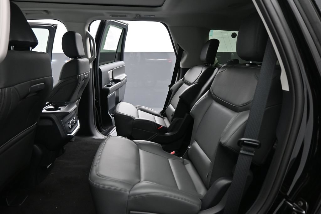 New 2026 Ford Expedition Active AWD/4WD image 18