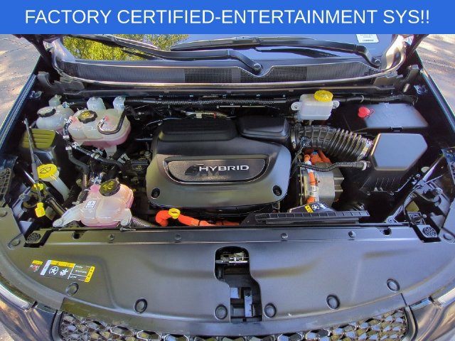 Certified 2023 Chrysler Pacifica Limited w/ Uconnect Theater Family Group FWD image 38