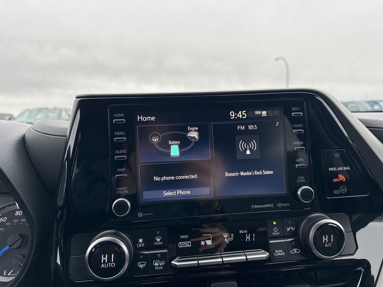 Used 2021 Toyota Highlander LE image 48